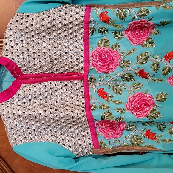 Handmade in INDIA embroidered crystals silk SARI M - Picture 2 of 9